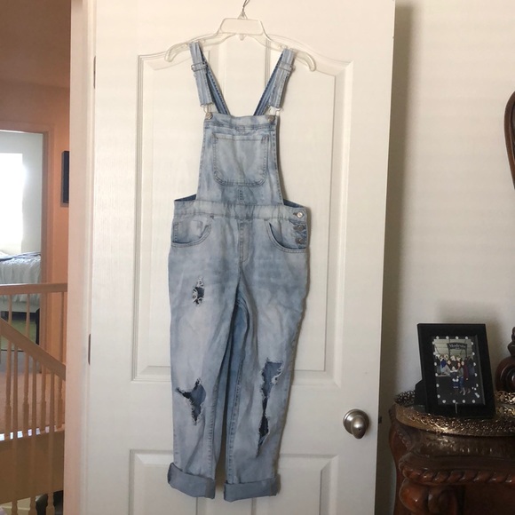 Forever 21 distressed overalls for girls - Picture 2 of 3